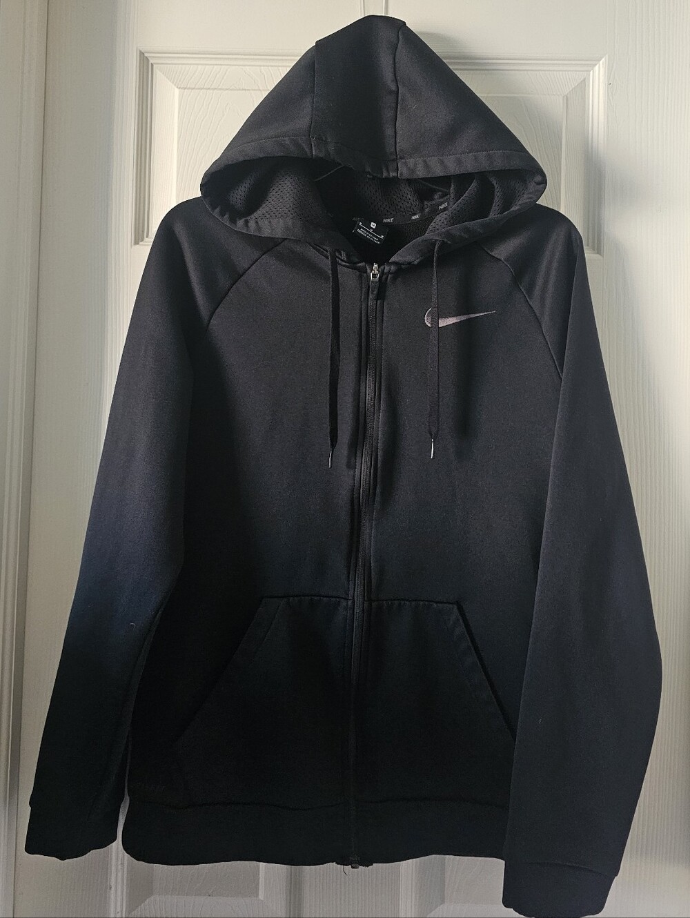 Nike Men’s Black Full-Zip Performance Hoodie Jacket SIZE M.